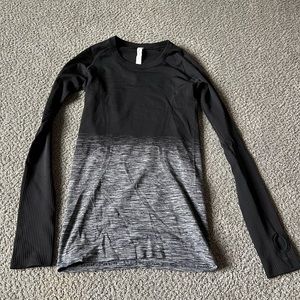 Lululemon Swiftly Tech black/white long-sleeve size 4